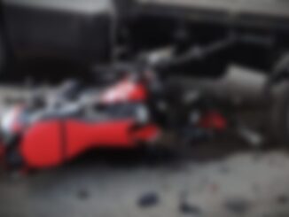 Incidente mortale a Gubbio, scontro frontale moto camion, muore motociclista
