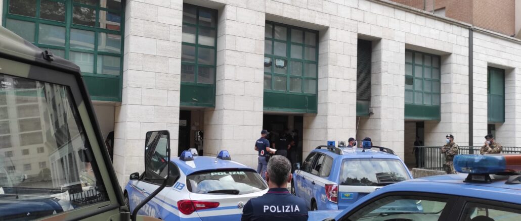 Violenta aggressione in piazza del Bacio a Perugia: arrestato cittadino nigeriano con precedenti