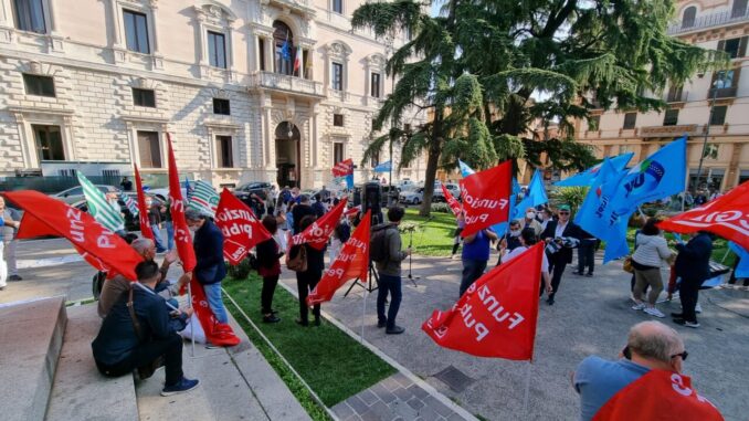 Accusa all’Azienda Ospedaliera di Perugia, discrimina lavoratori