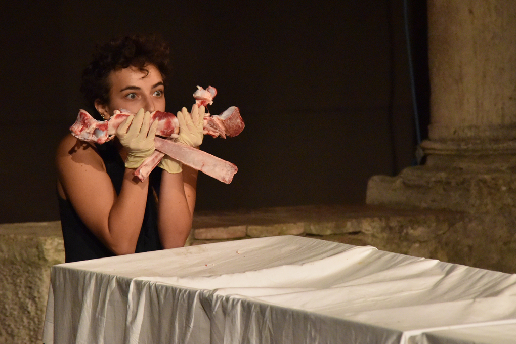 Il 27 ottobre presentazione del laboratorio teatrale “Human Beings” presso l’Università per gli Stranieri (palazzo Gallenga) alle 18:15