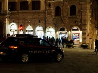 Accoltellamento notturno in centro a Perugia, straniero ferito alla mano, indagini