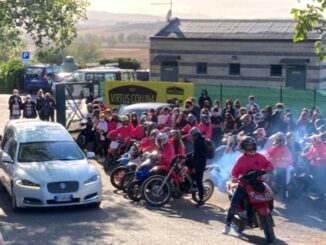 Funerale 18enne, ultimo abbraccio ad Alessio, "Ciao Gallo"