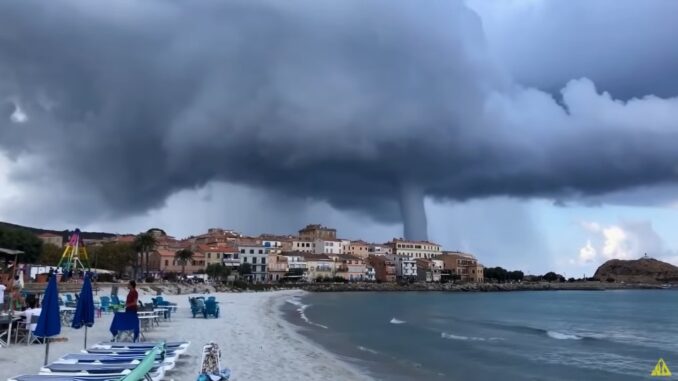 Impressionante tornado di trombe marine in Corsica il 2 ottobre 2021