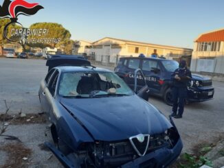 Veicoli fuori uso abbandonati, finalmente rimossi e multati proprietari