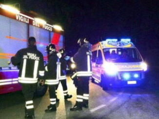 Travolgono colonnine gas a Orvieto, incidente stradale nella notte, 4 illesi
