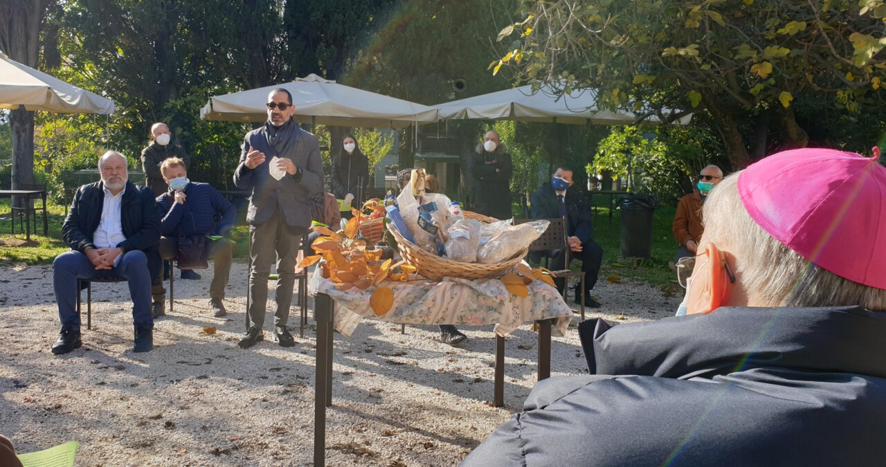 Terni, la mensa per i poveri festeggia i 20 anni di attività. Mons. Piemontese: “Siamo tutti fratelli e chiunque viene qui è accolto"