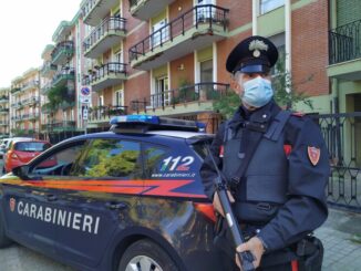Terni, arrestato per spaccio, aveva con sé un grammo di cocaina. L’uomo stava cedendo due dosi ad un uomo italiano