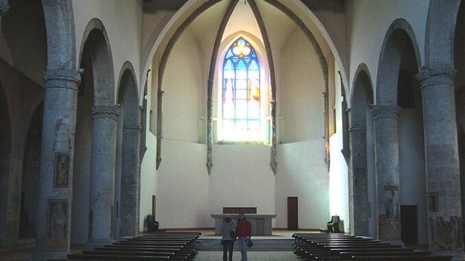Chiesa di San Francesco a Narni, restauri finanziati da CARIT, i lavori per le pareti e il soffitto a botte della cappella di San Giuseppe