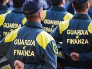 Operazione   no-vax free. Sgominata la banda dei green pass