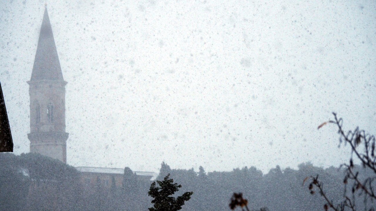 Nevica a Perugia, ecco i primi fiocchi di neve cadere nelle città umbre