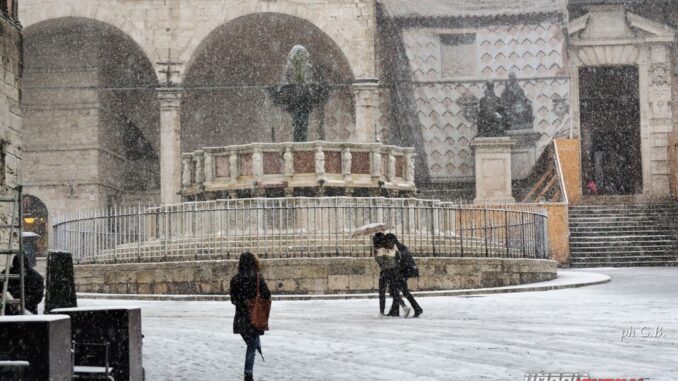 Nevica a Perugia, ecco i primi fiocchi di neve cadere nelle città umbre