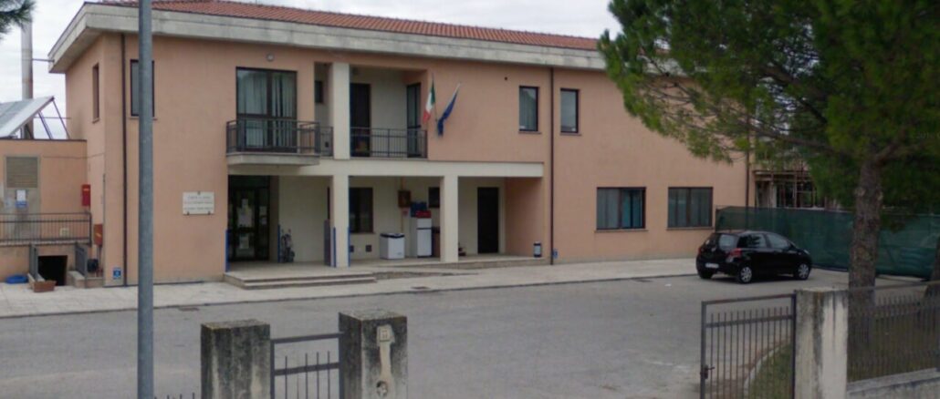 Coronavirus, 4 cluster nella scuola Trancanelli di Cenerente