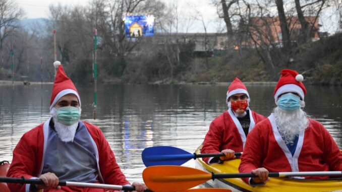 Auguri speciali Città di Castello con discesa canoe sul fiume Tevere [Foto]