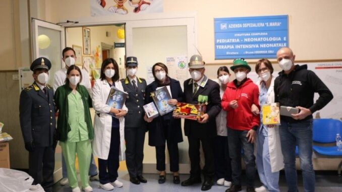 I Pagliacci e la Guardia di Finanza di Terni per i bambini del Santa Maria: nuova donazione