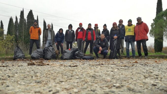 Una task force di volontari per ri-pulire la “Macchia del Colle”. Legambiente Perugia e realtà associative locali per il Bosco di Collestrada