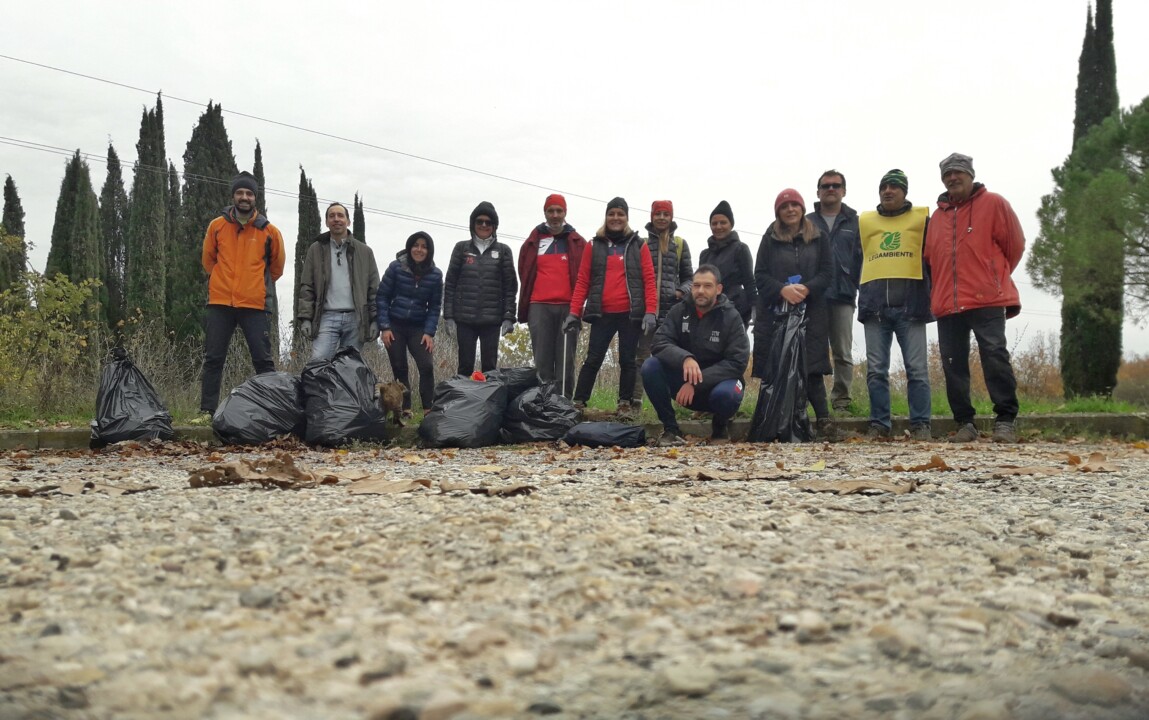 Una task force di volontari per ri-pulire la “Macchia del Colle”. Legambiente Perugia e realtà associative locali per il Bosco di Collestrada