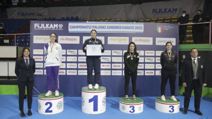Campionato Italiano Karate Juniores, a medaglia le gemelle Pergolesi: Aurora seconda, Asia terza. Sabato e domenica scorsa a Lido di Ostia