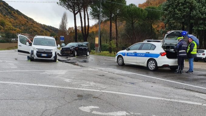 Incidente all’incrocio a raso semicurva su 728 di San Giovanni del Pantano
