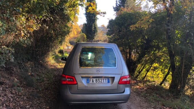 Terni, 17enne trovato senza vita in casa, indagini in corso