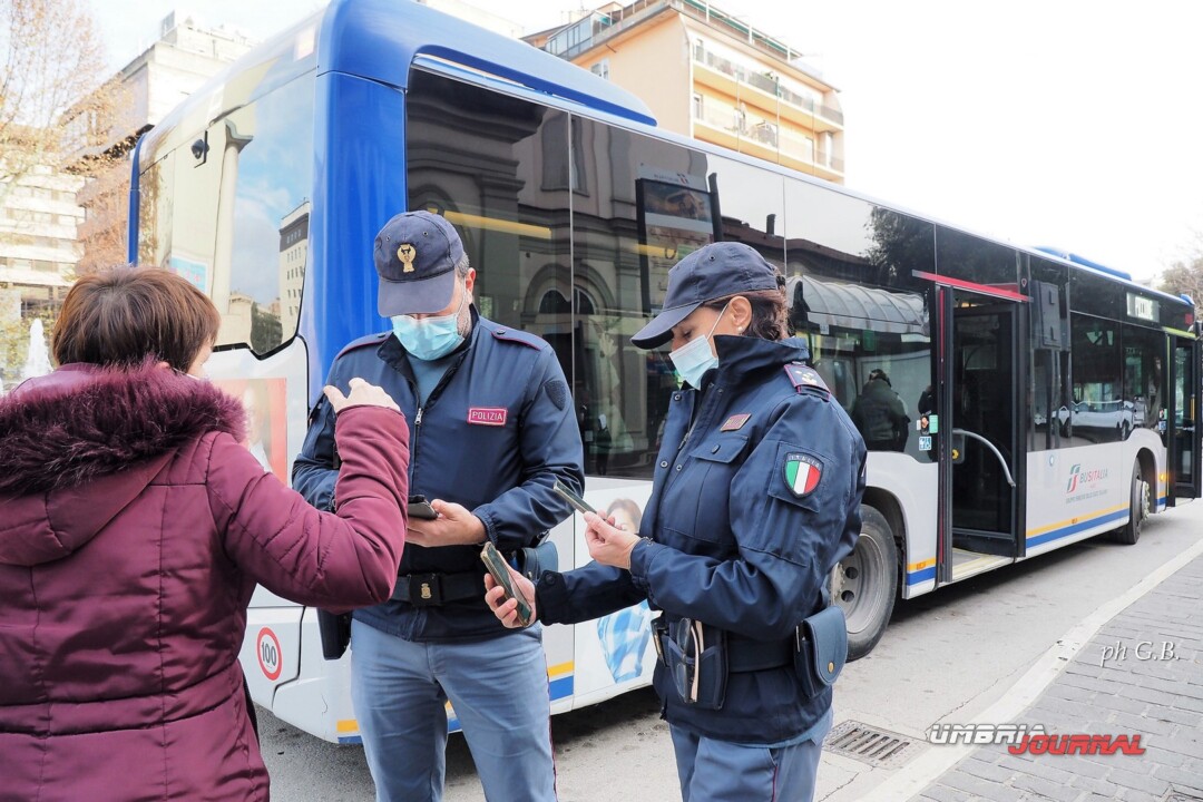Controllo super green pass polizia locale, nessuna violazione a Perugia
