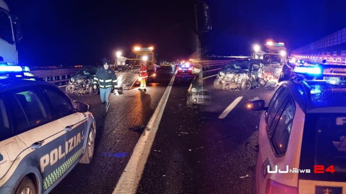 Groviglio di lamiere, incidente stradale A1, più veicoli coinvolti, 7 feriti, uno grave