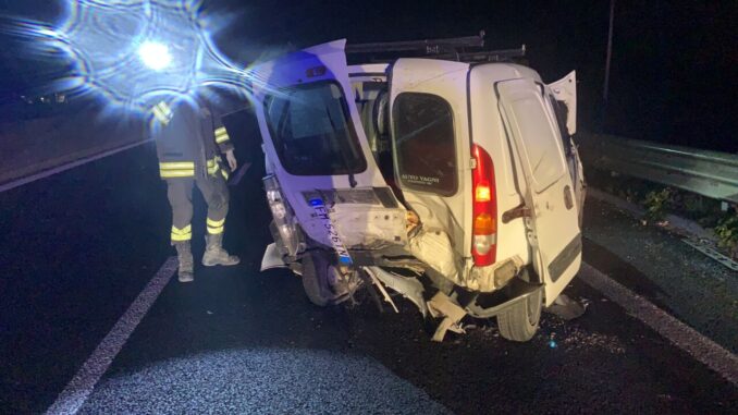 Violento incidente sulla 75 Centrale Umbra, vivo per miracolo