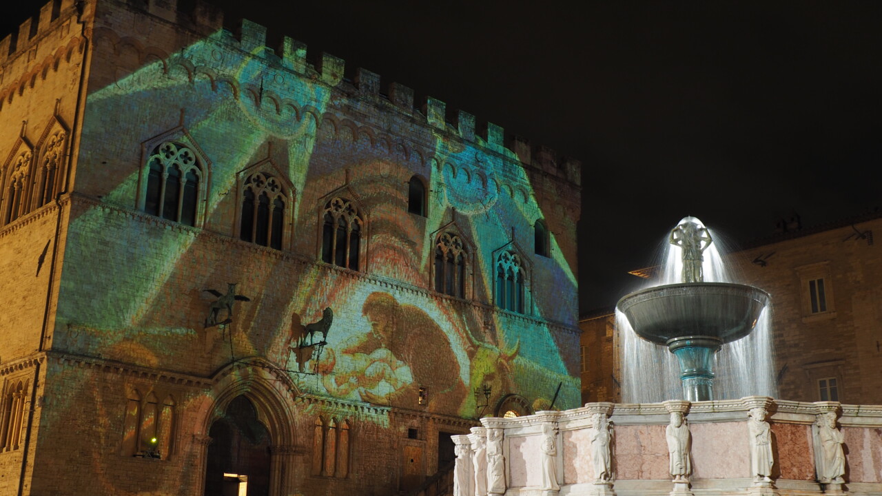 Prende il via il Natale a Perugia, illuminato il centro