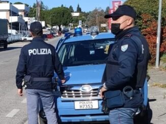 Aggredisce con pistola il rivale in amore, denunciato dalla Polizia a Perugia