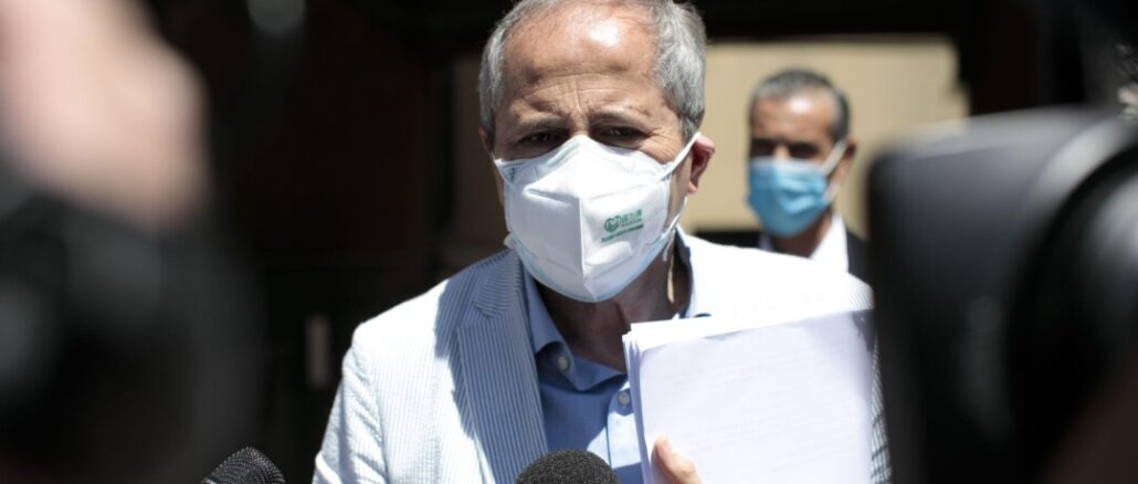Obbligo vaccinale, Andrea Crisanti, una furia, è una follia incostituzionale
