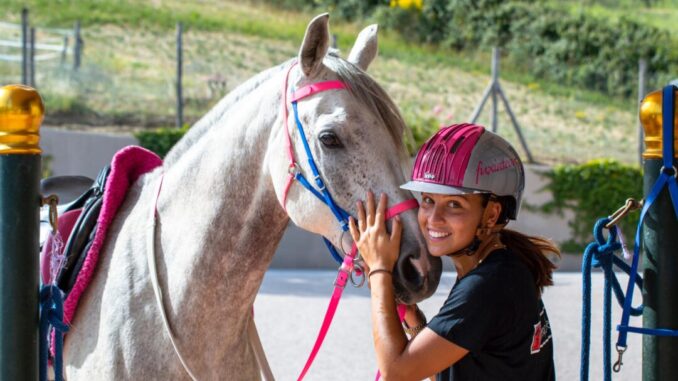  Costanza Laliscia al Fursan Cup 2022 nel deserto saudita di Alula. Presente la 22enne amazzone perugina del Fuxiateam