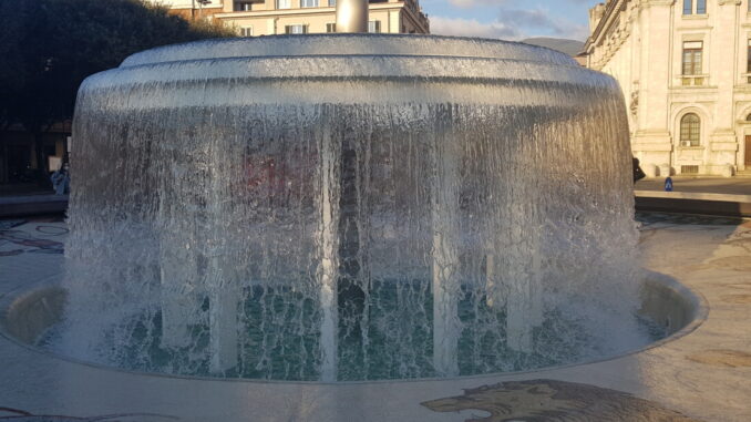 Terni Fiamma Tricolore Fontana piazza Tacito bellissima conservarla