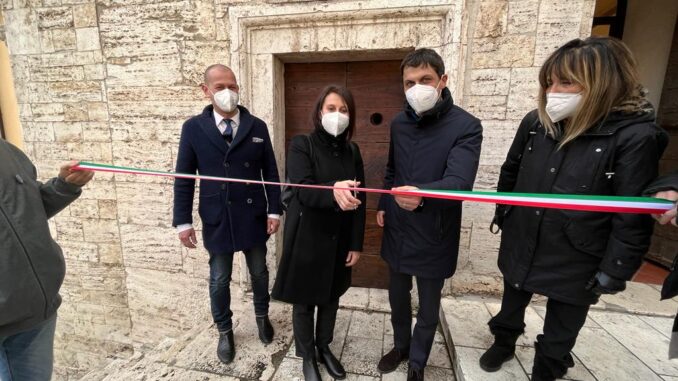 Art Bonus, inaugurata Porta Lignea di Palazzo dei Priori dopo il restauro