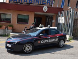 In giro a piedi per le vie di Fontivegge, ma erano positivi al Covid