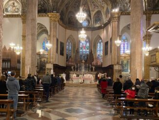 Perugia: celebrata in cattedrale l’Epifania del Signore dal cardinale Bassetti, che ha ammesso agli Ordini Sacri il seminarista Samuele Betti.