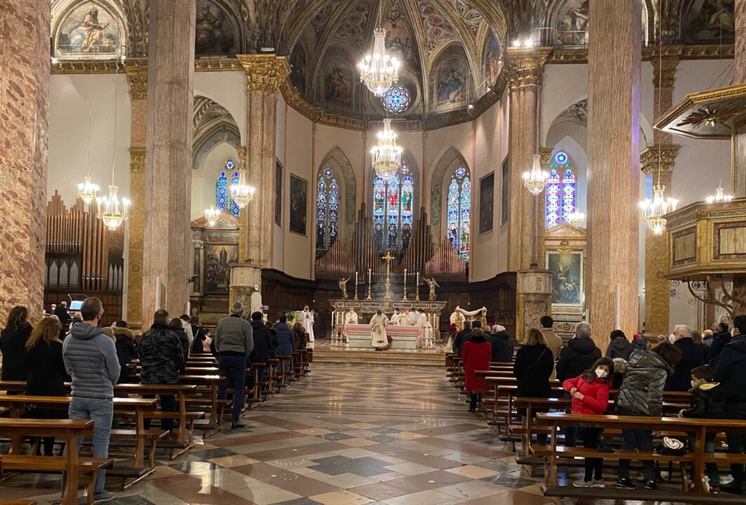 Perugia: celebrata in cattedrale l’Epifania del Signore dal cardinale Bassetti, che ha ammesso agli Ordini Sacri il seminarista Samuele Betti.