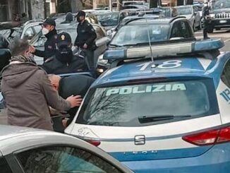 Minaccia di darsi fuoco davanti la Procura, pm Formisano e agenti lo salvano