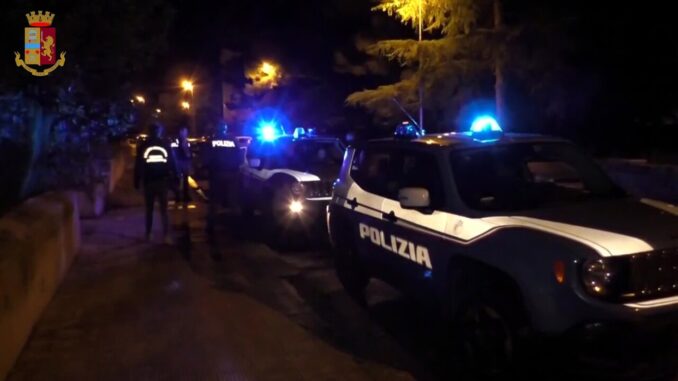 Smantellata associazione a delinquere, 43 ordinanze di custodia cautelare, traffico di droga [Video]