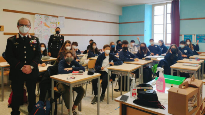 Perugia, i Carabinieri incontrano gli alunni della "San Paolo", gli incontri incentrati sul tema del bullismo e del cyberbullismo.