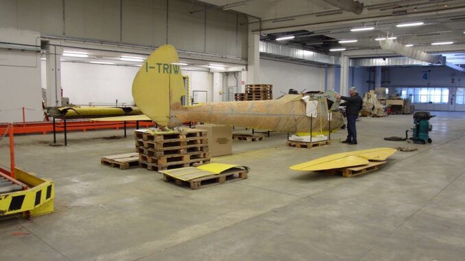 Aliante CVV6 Canguro, raro velivolo, tornerà a nuova vita al Lago Trasimeno