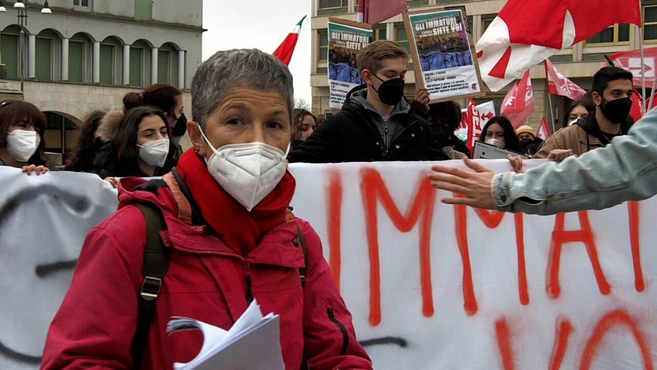 Gli studenti hanno sfilato per le strade delle città, erano anche a Perugia