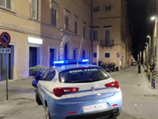 Musica ad alto volume fino a tardi, interviene la Polizia di Stato. L’uomo, che ha chiamato il 112, era in evidente stato di ebbrezza