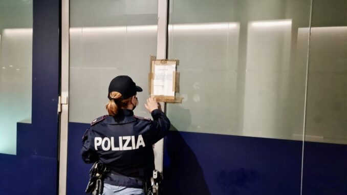 Musica ad alto volume, schiamazzi e violazioni, polizia chiude locale