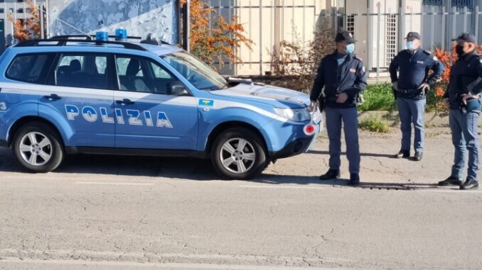 Polizia, proseguono nel fine settimana i controlli anti covid