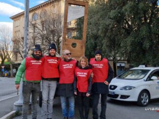 Fronte del Dissenso, a Perugia protesta con la ghigliottina