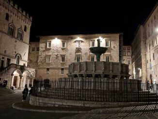 Caro bollette, spente le luci di Palazzo dei Priori e Fontana Maggiore. Anche Perugia aderisce alla protesta #Lucispente