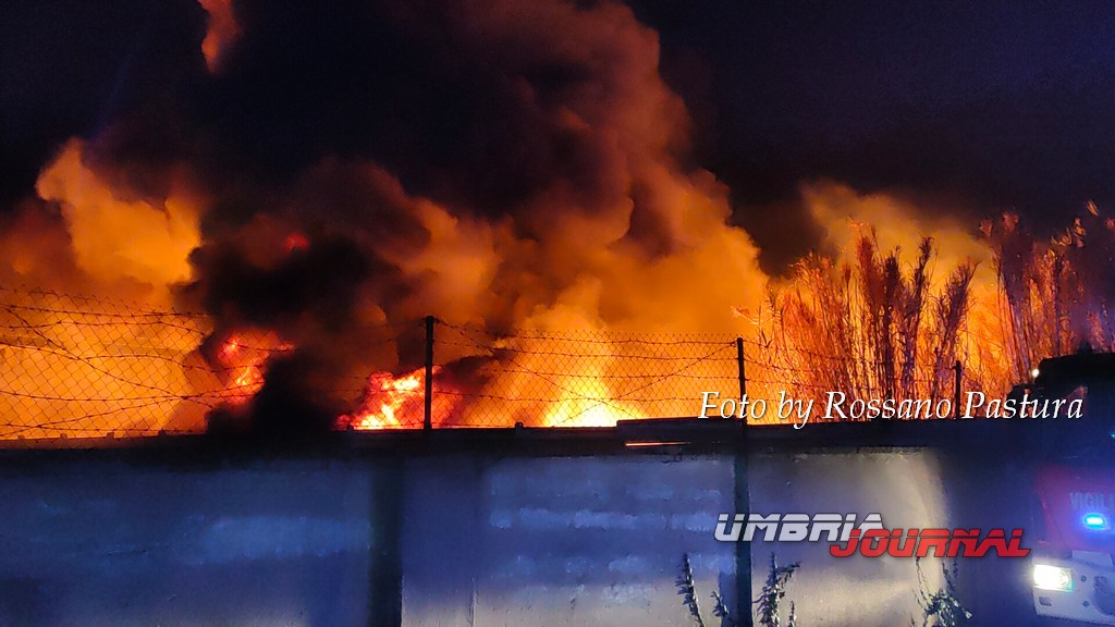 Incendi Terni, le opposizioni: "Ipocrisia di chi mette il partito davanti a città"