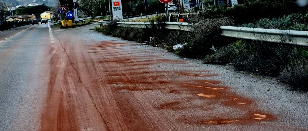 Esce contromano dall'autogrill, incidente sulla E45, muore nel frontale