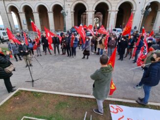 Basta precarietà, sindacati e studenti insieme, manifestazione a Perugia
