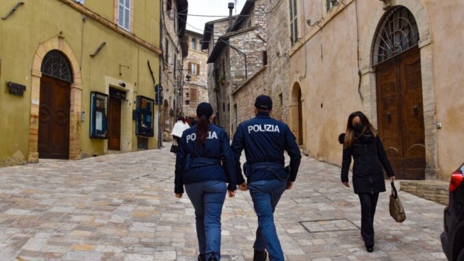 Denuncia presentata dalla Polizia di Stato: minorenne trovato con droga