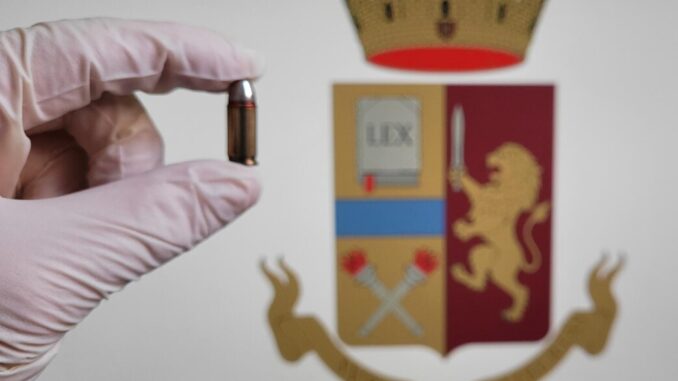 Aveva un proiettile nel comodino, denunciato 26enne